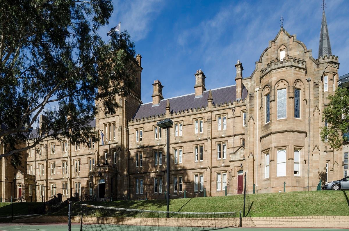 How to apply St Andrew's College (within the University of Sydney).